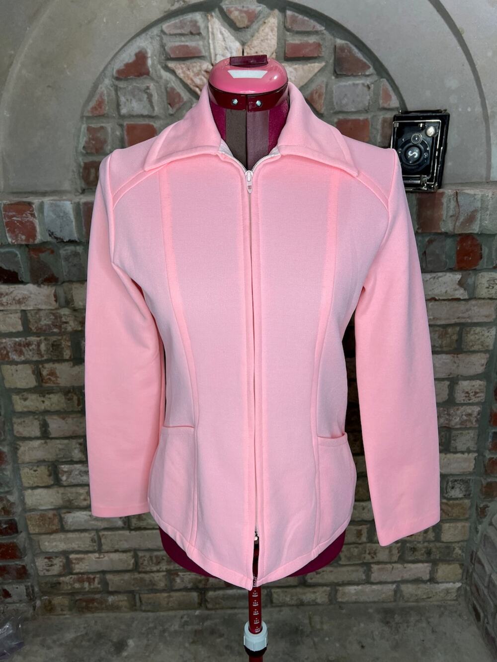 Jacket Vintage 1970sdouble knit polyester pink zip front